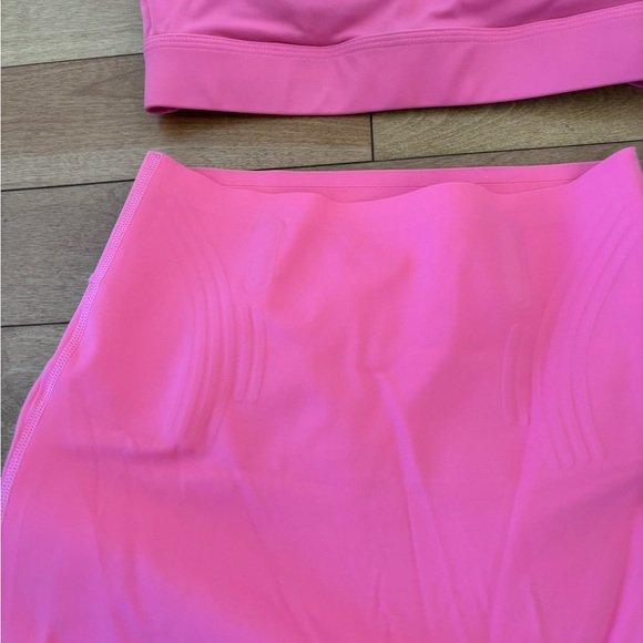 Set small Heyviva work out set. Has padding on the butt - Picture 3 of 7